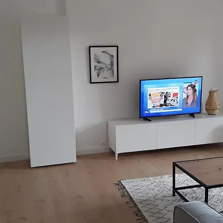 T2 Standing Vue Apartment