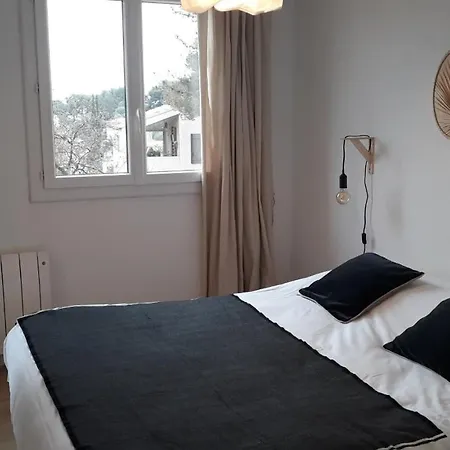 T2 Standing Vue Apartment