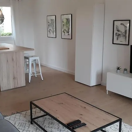 T2 Standing Vue Apartment